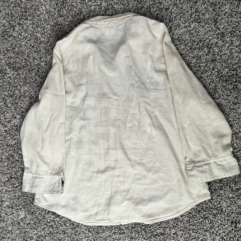 Embroidered white button down - Picture 4 of 4